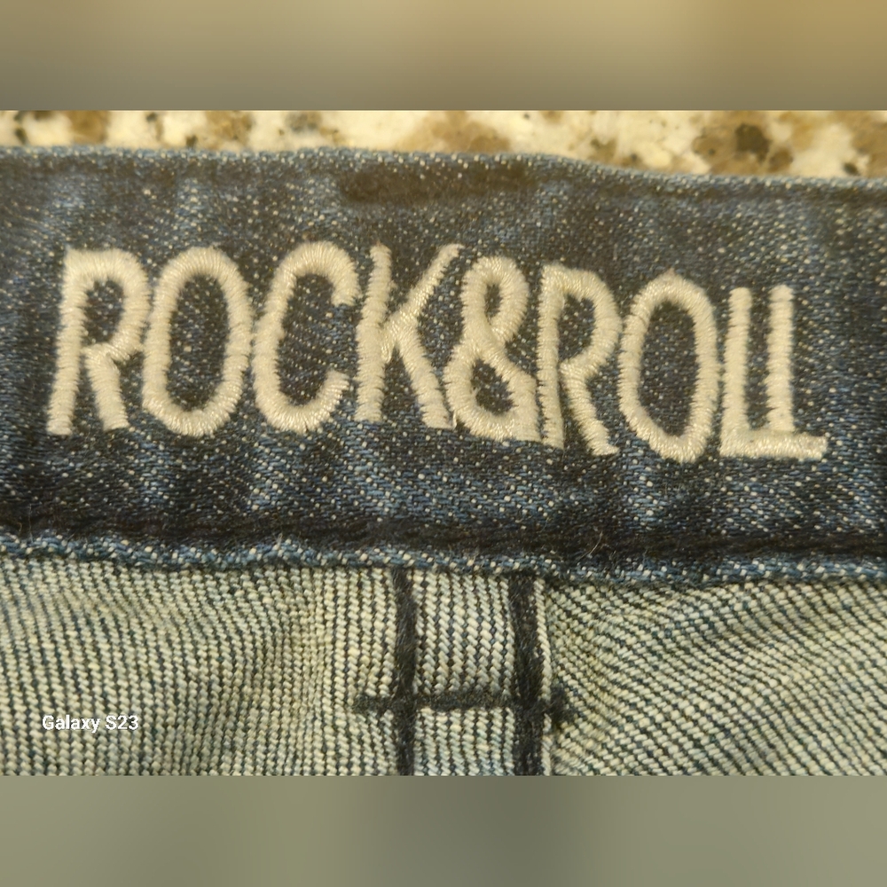 Rock & Roll Cowgirl Women's Jeans 32×34 Midrise Blue Destressed - Picture 10 of 11